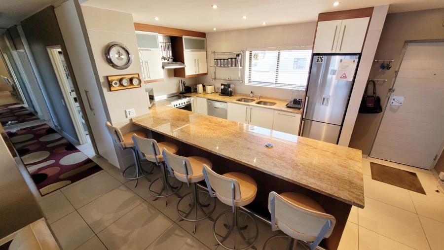 3 Bedroom Property for Sale in Beachfront Western Cape